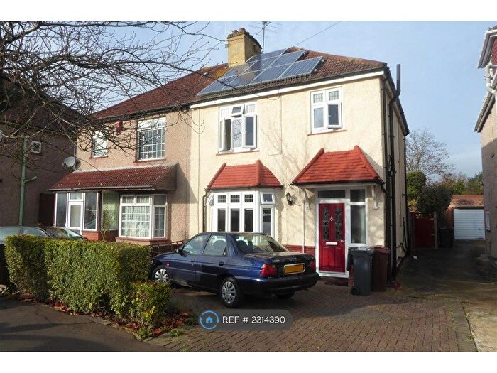 3 Bedroom Semi-Detached House To Rent In Ellington Road, Hounslow, TW3