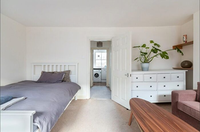 Studio To Rent In Seymour Place, London, W1H