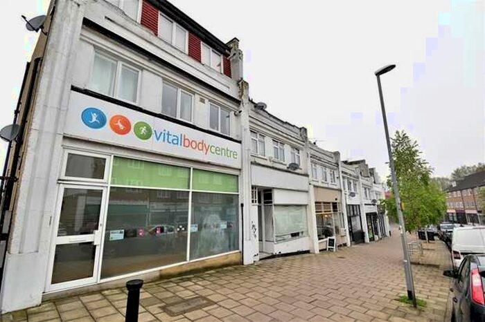 1 Bedroom Flat To Rent In Chiltern Drive, Surbiton, KT5