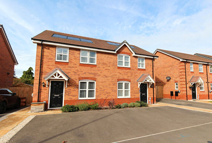 3 Bedroom Semi Detached House For Sale In Raynes Close, Hatton, CV35