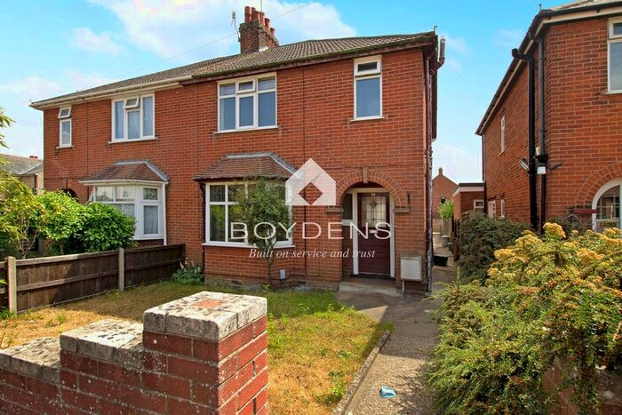 3 Bedroom Semi-Detached House To Rent In Serpentine Walk, Colchester, Essex, CO1