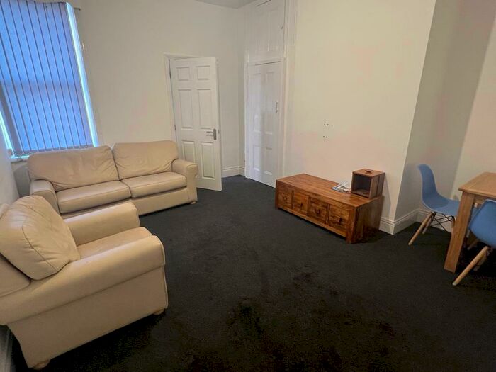 Flat To Rent In Jesmond, Newcastle Upon Tyne, NE2