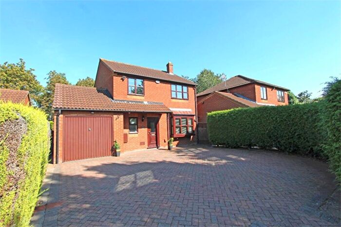 3 Bedroom Detached House For Sale In Broxbourne Close, Giffard Park, MK14
