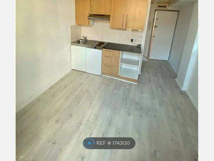 Studio To Rent In Lewis Grove, London, SE13