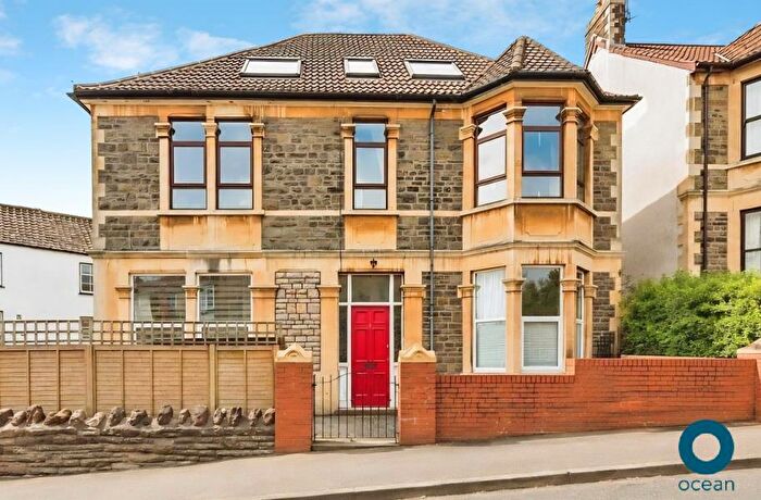 2 Bedroom Flat To Rent In Church Path Road - Pill, BS20
