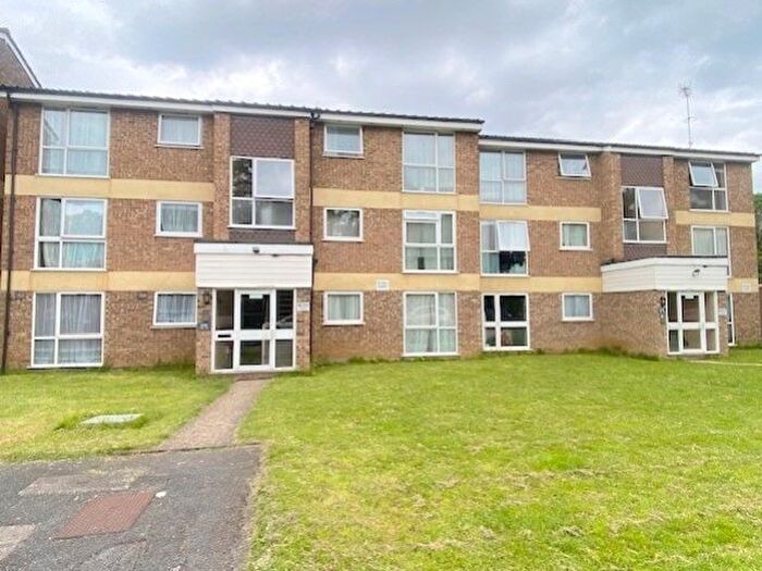 2 Bedroom Flat To Rent In Jasmine Gardens, Harrow, Middlesex, HA2