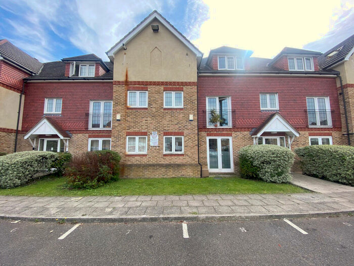 2 Bedroom Apartment To Rent In Park View, Orpington, BR6