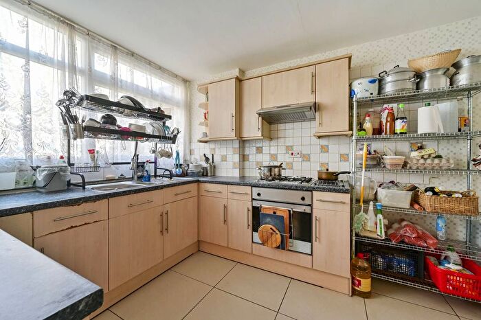 3 Bedroom Terraced House For Sale In Linstead Way, Southfields, London, SW18
