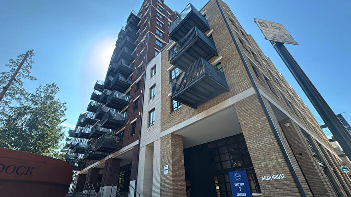 Studio To Rent In Orchard Place, London, E14