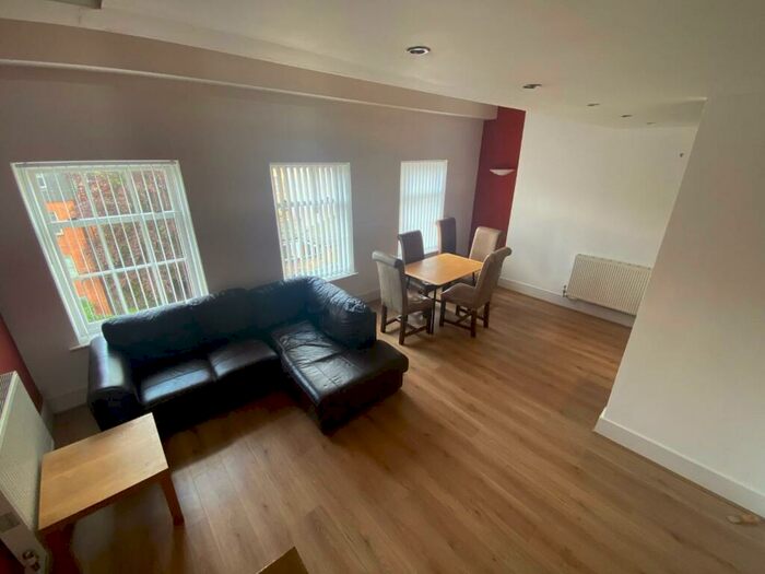 3 Bedroom Flat To Rent In Catharine Street, Liverpool, L8