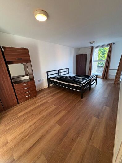 2 Bedroom Apartment To Rent In Oakhill Road, Sutton, SM1