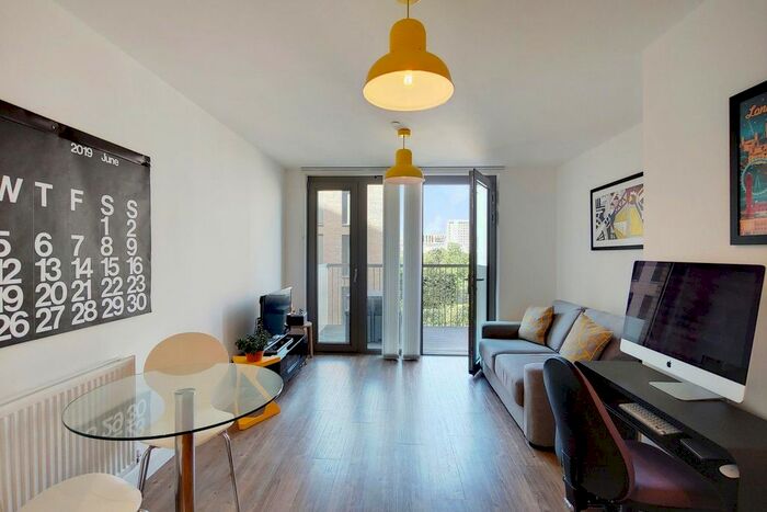 1 Bedroom Flat To Rent In Waterside Heights, Silvertown, E16
