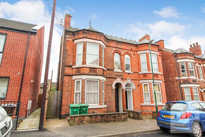 1 Bedroom Flat To Rent In Gregory Avenue, Lenton, Nottingham, NG7