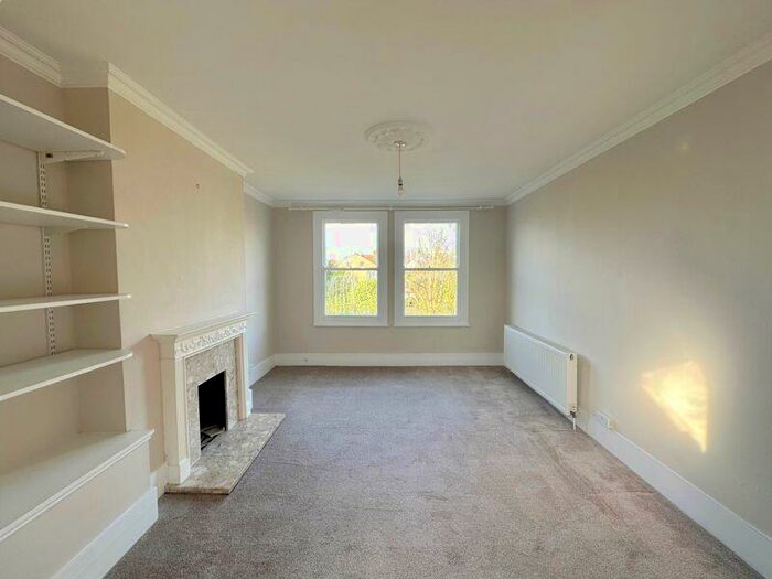 1 Bedroom Flat To Rent In Grovelands Road, Palmers Green, N13