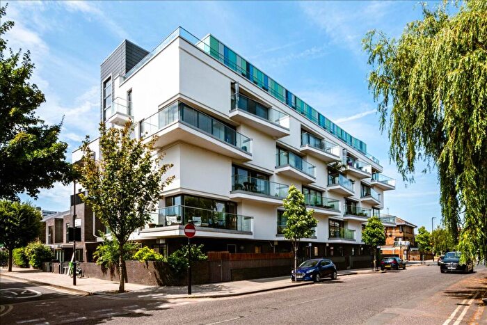 2 Bedroom Apartment For Sale In Queensbridge Quarter, London Fields, E8