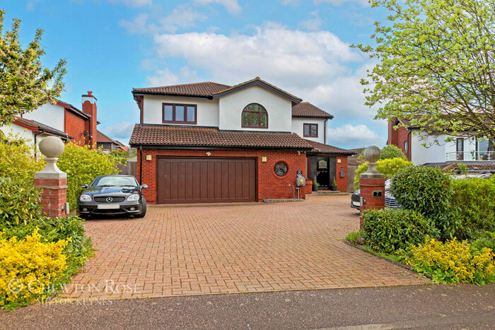5 Bedroom Detached House For Sale In Chase Avenue, Walton Park, MK7