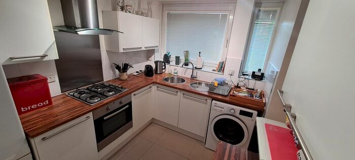 2 Bedroom Flat To Rent In Pentlands Court, Cambridge, CB4