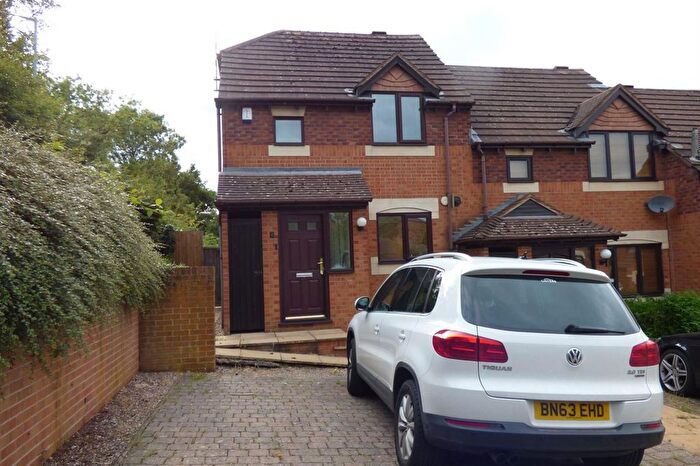 2 Bedroom Terraced House To Rent In Angus Close, Kenilworth, CV8