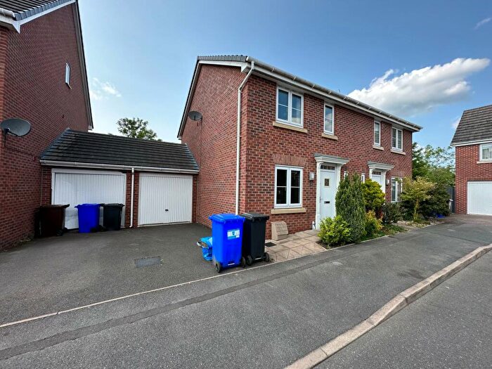 3 Bedroom Semi-Detached House To Rent In Saw Mill Way, Burton-On-Trent, DE14