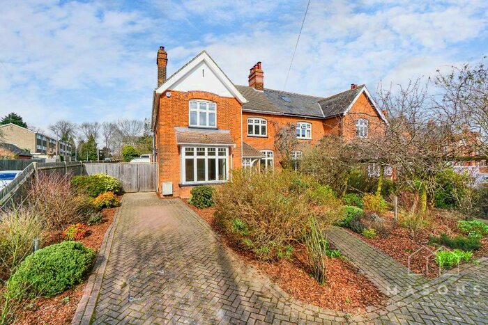 5 Bedroom Semi-Detached House To Rent In Green Street, Stevenage, SG1