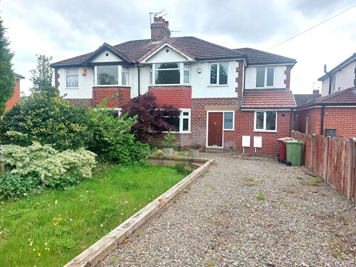 4 Bedroom Semi-Detached House To Rent In Longsight, Harwood, Bolton, BL2