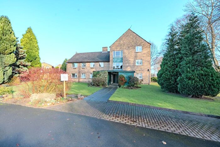 2 Bedroom Apartment For Sale In Oakwood Court, Leeds, West Yorkshire, LS8