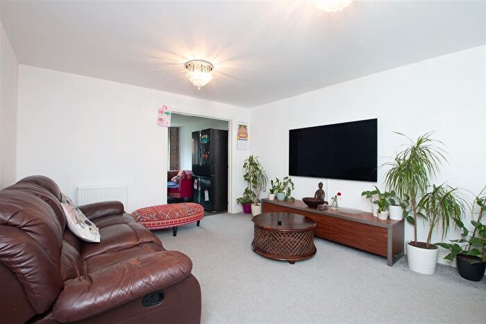 5 Bedroom Detached House To Rent In Cardiff Way, Kingsmead, Milton Keynes, MK4