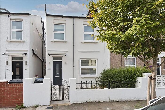 5 Bedroom Terraced House To Rent In Wells House Road, Ealing, NW10