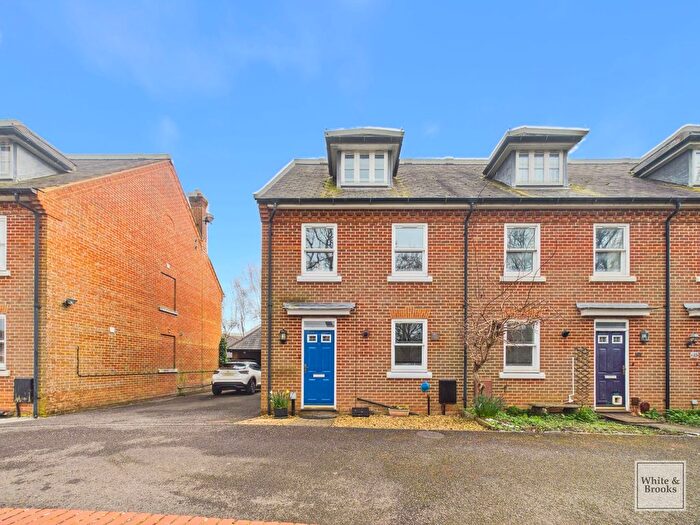 3 Bedroom End Terrace House For Sale In The Sadlers, Westhampnett, PO18