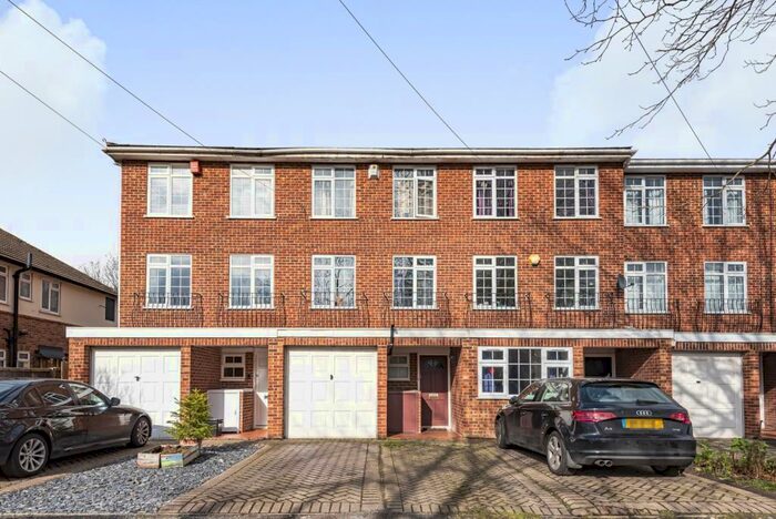 4 Bedroom Terraced House To Rent In Albemarle Road Beckenham, BR3