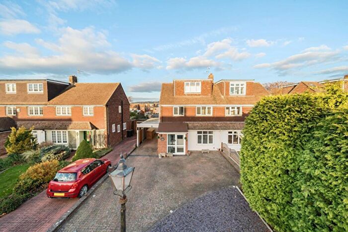 4 Bedroom Semi-Detached House For Sale In Orchard Avenue, Aylesford, ME20