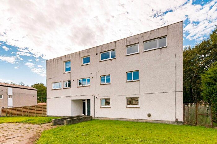 3 Bedroom Flat For Sale In / Dreghorn Drive, Edinburgh, EH13