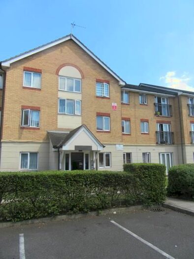 2 Bedroom Flat To Rent In Tysoe Avenue, Enfield, EN3