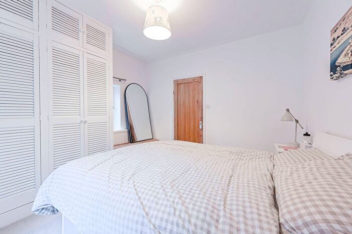 1 Bedroom Maisonette To Rent In Stephendale Road, Fulham, London, SW6