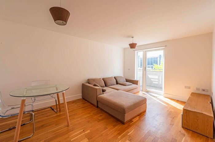1 Bedroom Flat For Sale In Contessa Court, Isle Of Dogs, London, E14