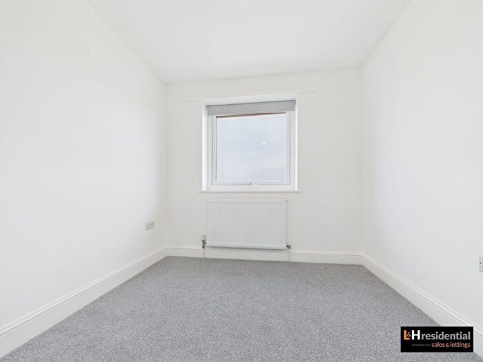 3 Bedroom Flat To Rent In Stratfield Road, Borehamwood, WD6