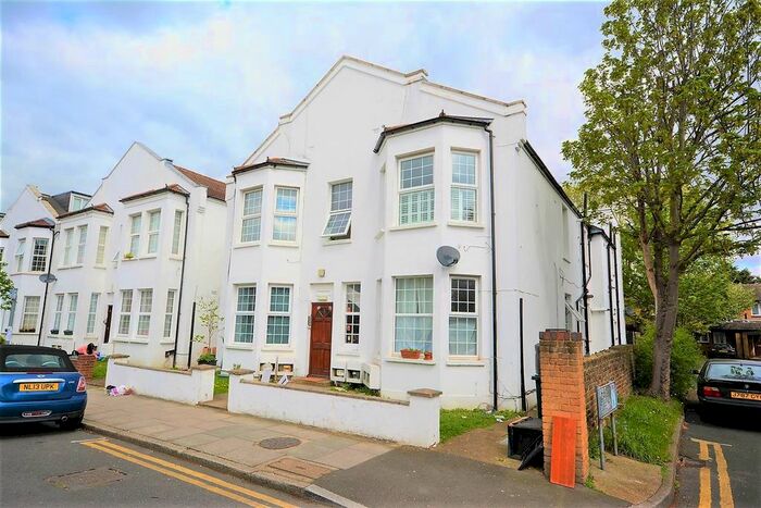 1 Bedroom Flat To Rent In Robinson Road, Colliers Wood, London, SW17