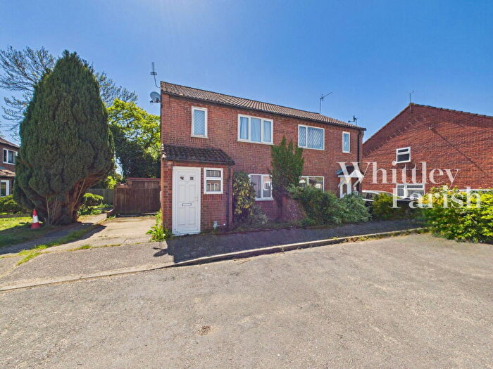 3 Bedroom Semi Detached House For Sale In Gainsborough Avenue, Diss, IP22