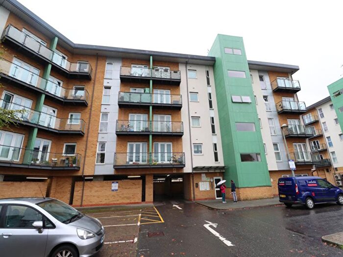 1 Bedroom Flat To Rent In Parkhouse Court, Hatfield, Hertfordshire, AL10