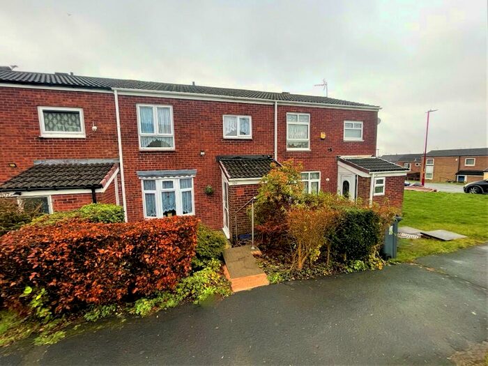 3 Bedroom Terraced House For Sale In Miranda Close, Birmingham, B45