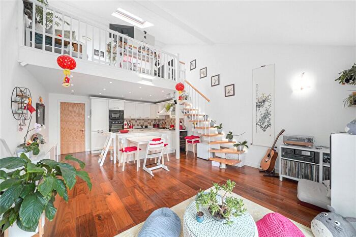 2 Bedroom Apartment For Sale In Conrad House, E14