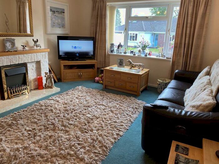 2 Bedroom Detached Bungalow To Rent In Stonehill Drive, Bromyard, HR7