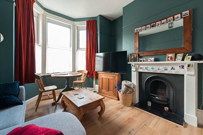 1 Bedroom Flat To Rent In Crescent Road, Ramsgate, CT11