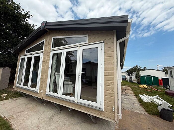 2 Bedroom Mobile/park Home For Sale In Church Laneham, Retford, DN22