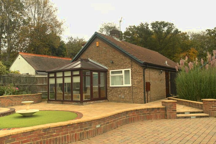 3 Bedroom Bungalow To Rent In Bay Tree Rise, Calcot, Reading, RG31