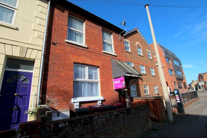 1 Bedroom Apartment To Rent In Stanshawe Road, Reading, RG1