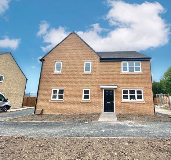 2 Bedroom Semi Detached House To Rent In Spindle Walk, Huddersfield, HD2