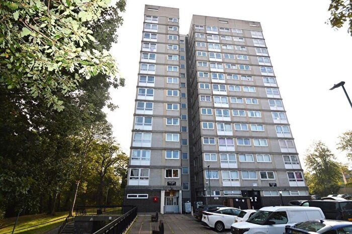 1 Bedroom Apartment For Sale In The Oaks, London, SE18