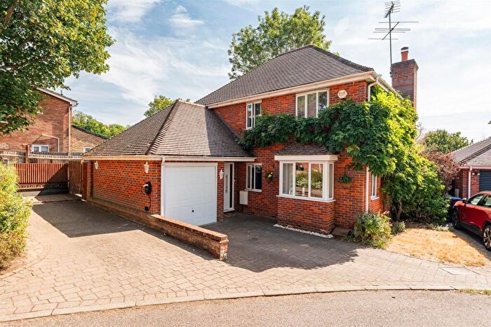 4 Bedroom Detached House For Sale In Greenways, Digswell, AL6