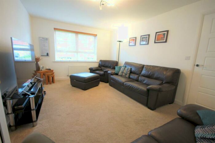 4 Bedroom Detached House For Sale In Petfield Drive, Anlaby, HU10
